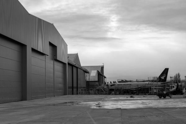 Norwich-Airport-Hangar-and-Workshop-600x401-gray